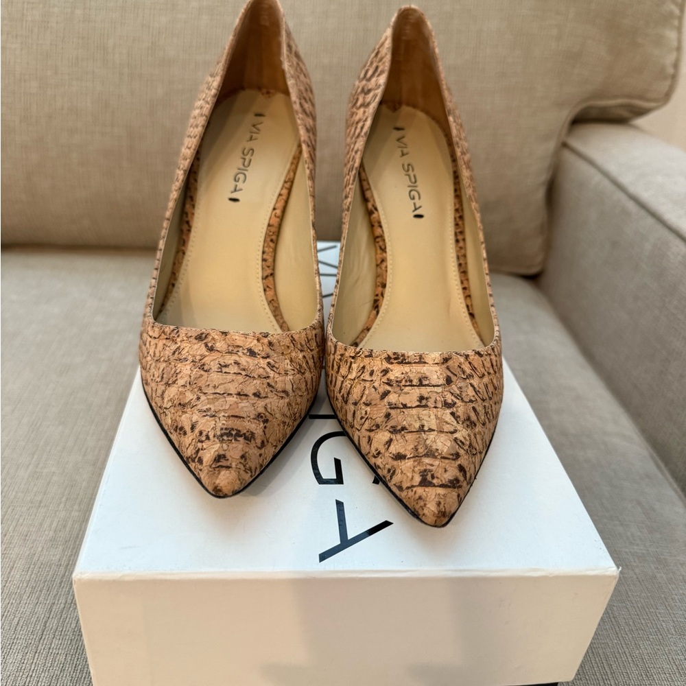 Via Spiga Textured Tan Heels
